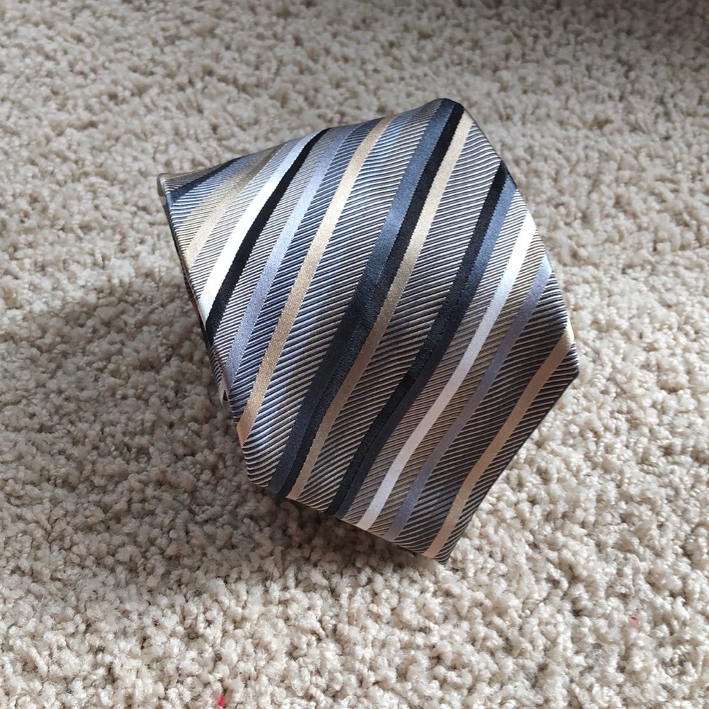 Van Heusen Metallic Colors Diagonal Striped Tie